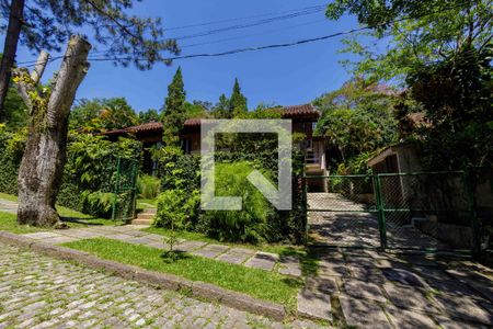 Casa de condomínio à venda com 800m², 4 quartos e 5 vagasFachada