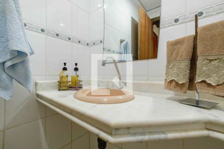 Casa de condomínio à venda com 800m², 4 quartos e 5 vagasLavabo