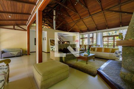 Casa de condomínio à venda com 800m², 4 quartos e 5 vagasSala