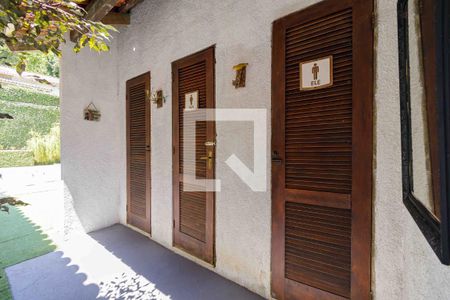 Casa de condomínio à venda com 800m², 4 quartos e 5 vagasQuintal Banheiros