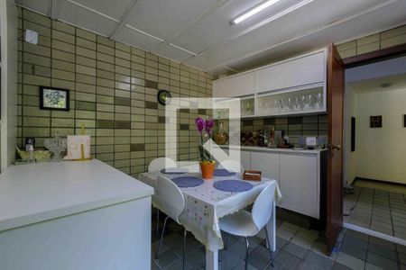 Casa de condomínio à venda com 800m², 4 quartos e 5 vagasCozinha