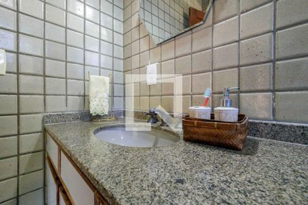 Casa de condomínio à venda com 800m², 4 quartos e 5 vagasBanheiro Suíte 3