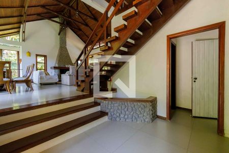 Casa de condomínio à venda com 800m², 4 quartos e 5 vagasSala