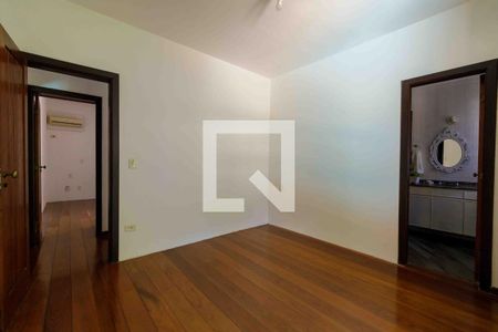 Casa de condomínio à venda com 800m², 4 quartos e 5 vagasSuíte 4