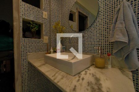 Casa de condomínio à venda com 800m², 4 quartos e 5 vagasBanheiro Suíte 1