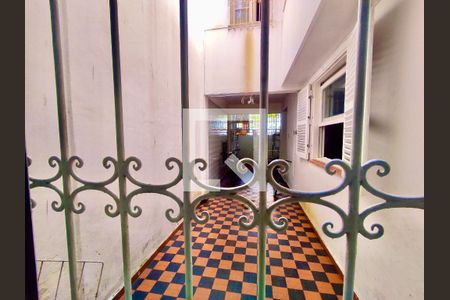 Casa à venda com 220m², 5 quartos e 1 vaga Casa à venda com 220m², 5 quartos e 1 vagaSuíte vista