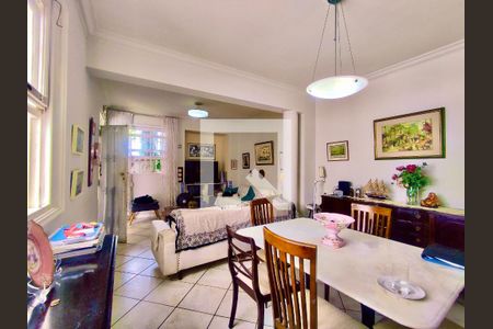 Casa à venda com 220m², 5 quartos e 1 vaga Casa à venda com 220m², 5 quartos e 1 vagaSala