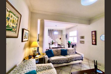 Casa à venda com 220m², 5 quartos e 1 vaga Casa à venda com 220m², 5 quartos e 1 vagaSala