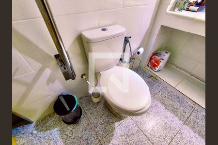 Casa à venda com 220m², 5 quartos e 1 vaga Casa à venda com 220m², 5 quartos e 1 vagaSuíte banheiro