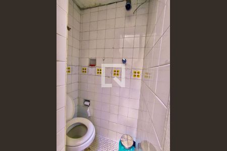 Casa à venda com 220m², 5 quartos e 1 vaga Casa à venda com 220m², 5 quartos e 1 vagaBanheiro serviço