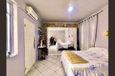 Casa à venda com 220m², 5 quartos e 1 vaga Casa à venda com 220m², 5 quartos e 1 vagaSuíte