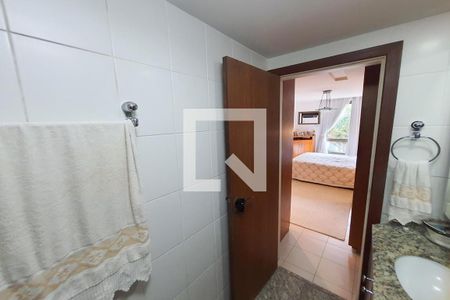 Apartamento à venda com 180m², 4 quartos e 3 vagas Apartamento à venda com 180m², 4 quartos e 3 vagasBanheiro da Suíte 2