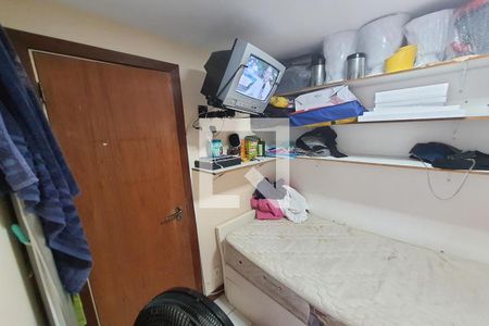 Apartamento à venda com 180m², 4 quartos e 3 vagas Apartamento à venda com 180m², 4 quartos e 3 vagasDependência de Empregada