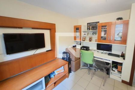 Apartamento à venda com 180m², 4 quartos e 3 vagas Apartamento à venda com 180m², 4 quartos e 3 vagasEscritório