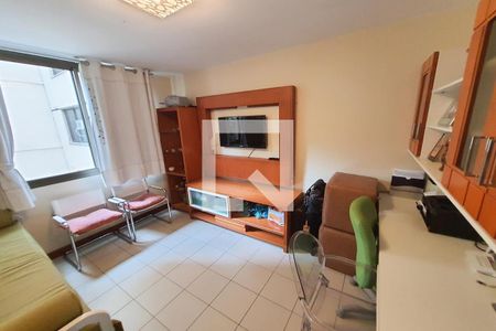 Apartamento à venda com 180m², 4 quartos e 3 vagas Apartamento à venda com 180m², 4 quartos e 3 vagasEscritório