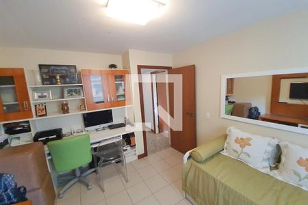 Apartamento à venda com 180m², 4 quartos e 3 vagas Apartamento à venda com 180m², 4 quartos e 3 vagasEscritório