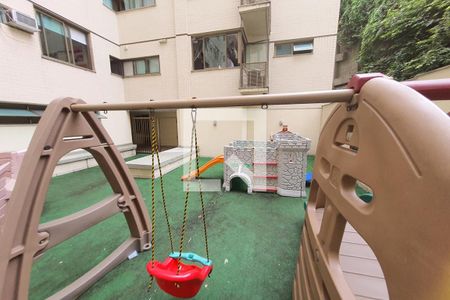 Apartamento à venda com 180m², 4 quartos e 3 vagas Apartamento à venda com 180m², 4 quartos e 3 vagasÁrea comum