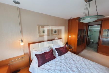 Apartamento à venda com 180m², 4 quartos e 3 vagas Apartamento à venda com 180m², 4 quartos e 3 vagasSuíte 2