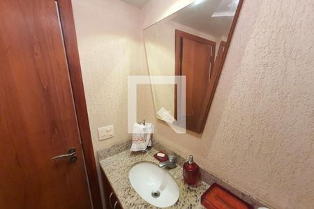 Apartamento à venda com 180m², 4 quartos e 3 vagas Apartamento à venda com 180m², 4 quartos e 3 vagasLavabo