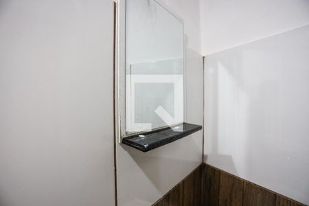 Banheiro de kitnet/studio para alugar com 1 quarto, 30m² em Jardim Semiramis, Cotia