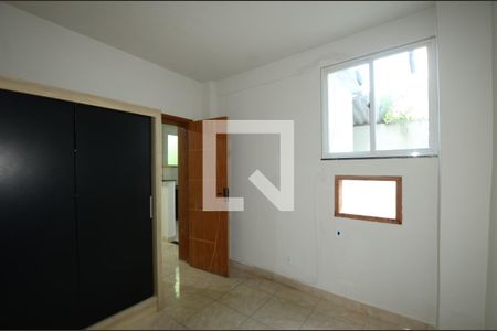 Quarto 2 de casa para alugar com 2 quartos, 50m² em Parada de Lucas, Rio de Janeiro