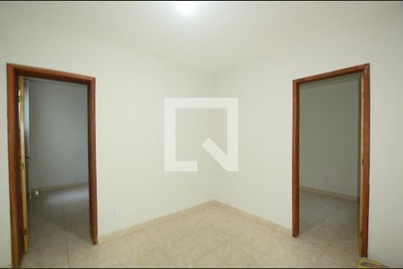 Sala de casa para alugar com 2 quartos, 50m² em Parada de Lucas, Rio de Janeiro