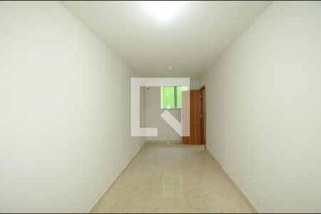 Quarto 1 de casa para alugar com 2 quartos, 50m² em Parada de Lucas, Rio de Janeiro