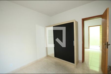 Quarto 2 de casa para alugar com 2 quartos, 50m² em Parada de Lucas, Rio de Janeiro