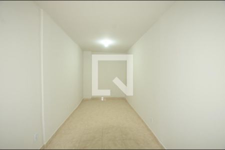 Quarto 1 de casa para alugar com 2 quartos, 50m² em Parada de Lucas, Rio de Janeiro