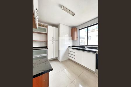 Apartamento à venda com 204m², 4 quartos e 4 vagas Apartamento à venda com 204m², 4 quartos e 4 vagasCozinha