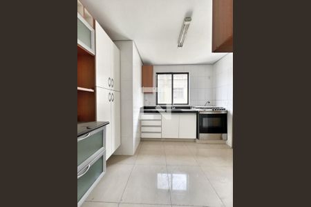 Apartamento à venda com 204m², 4 quartos e 4 vagas Apartamento à venda com 204m², 4 quartos e 4 vagasCozinha