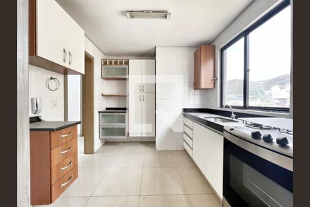 Apartamento à venda com 204m², 4 quartos e 4 vagas Apartamento à venda com 204m², 4 quartos e 4 vagasCozinha