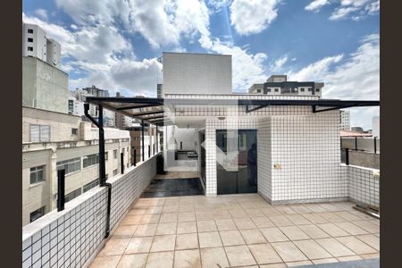 Apartamento à venda com 204m², 4 quartos e 4 vagas Apartamento à venda com 204m², 4 quartos e 4 vagasÁrea Externa