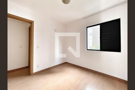 Apartamento à venda com 180m², 4 quartos e 3 vagas Apartamento à venda com 180m², 4 quartos e 3 vagasQuarto 3