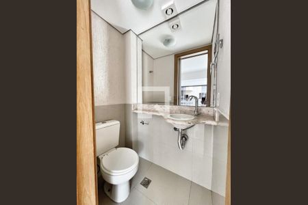 Apartamento à venda com 180m², 4 quartos e 3 vagas Apartamento à venda com 180m², 4 quartos e 3 vagasBanheiro