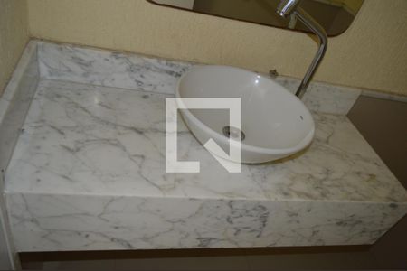 Casa à venda com 131m², 3 quartos e 2 vagasLavabo do primeiro andar