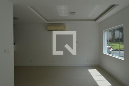 Sala de casa à venda com 3 quartos, 131m² em Freguesia de Jacarepaguá, Rio de Janeiro