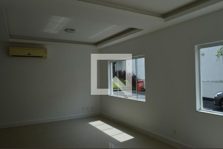 Sala de casa à venda com 3 quartos, 131m² em Freguesia de Jacarepaguá, Rio de Janeiro