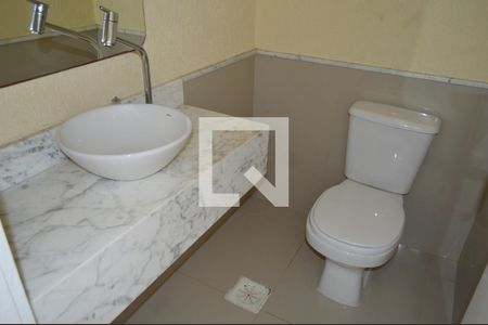 Casa à venda com 131m², 3 quartos e 2 vagasLavabo do primeiro andar