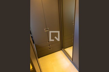 Apartamento para alugar com 90m², 1 quarto e 2 vagas Apartamento para alugar com 90m², 1 quarto e 2 vagasCloset