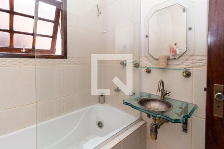 Casa à venda com 270m², 5 quartos e 2 vagasBanheiro da Suíte 3