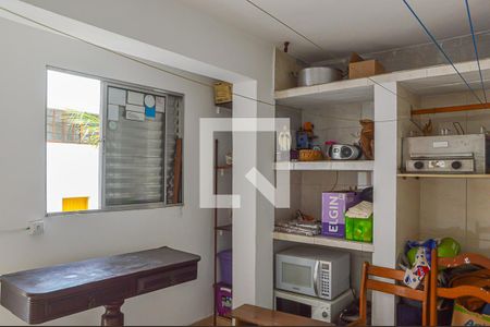 Casa à venda com 240m², 2 quartos e 3 vagas Casa à venda com 240m², 2 quartos e 3 vagasQuarto de Serviço