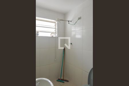 Casa à venda com 240m², 2 quartos e 3 vagas Casa à venda com 240m², 2 quartos e 3 vagasBanheiro de serviço