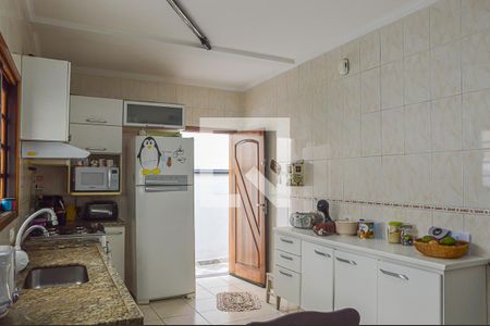 Casa à venda com 240m², 2 quartos e 3 vagas Casa à venda com 240m², 2 quartos e 3 vagasCozinha