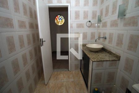 Apartamento para alugar com 65m², 2 quartos e sem vagaBanheiro