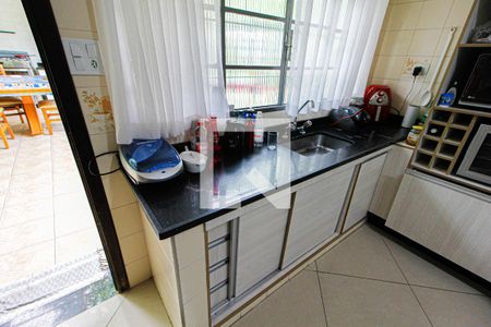 Casa à venda com 390m², 5 quartos e 4 vagasCozinha