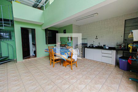 Casa à venda com 390m², 5 quartos e 4 vagasQuintal