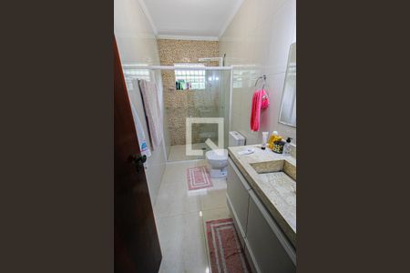 Casa à venda com 390m², 5 quartos e 4 vagasBanheiro 1