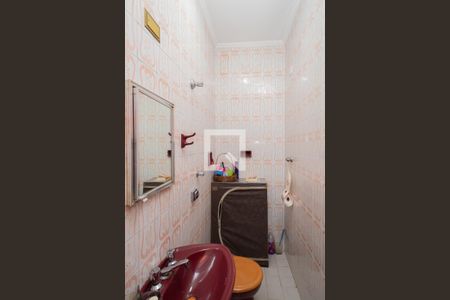 Casa à venda com 168m², 3 quartos e 2 vagas Casa à venda com 168m², 3 quartos e 2 vagasBanheiro de serviço