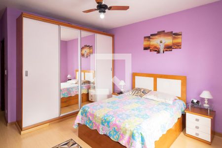 Casa à venda com 168m², 3 quartos e 2 vagas Casa à venda com 168m², 3 quartos e 2 vagasSuíte